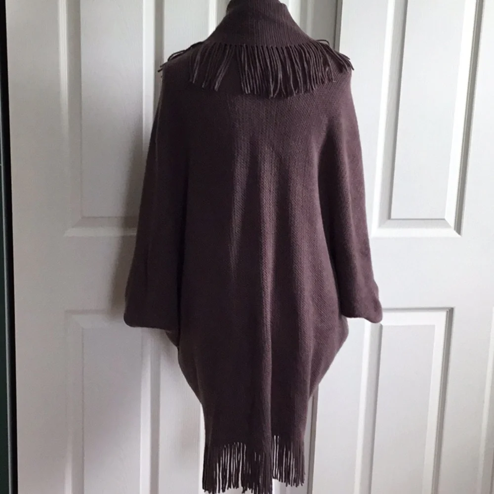 Marvelush taupe sweater/wrap